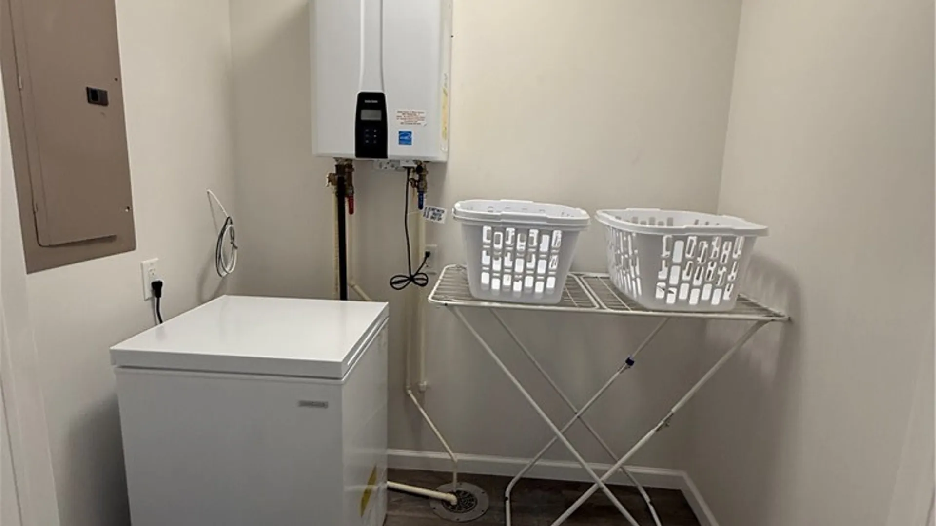 Property at 8550 Nottingham Terrace, Clarence, NY 14221 13