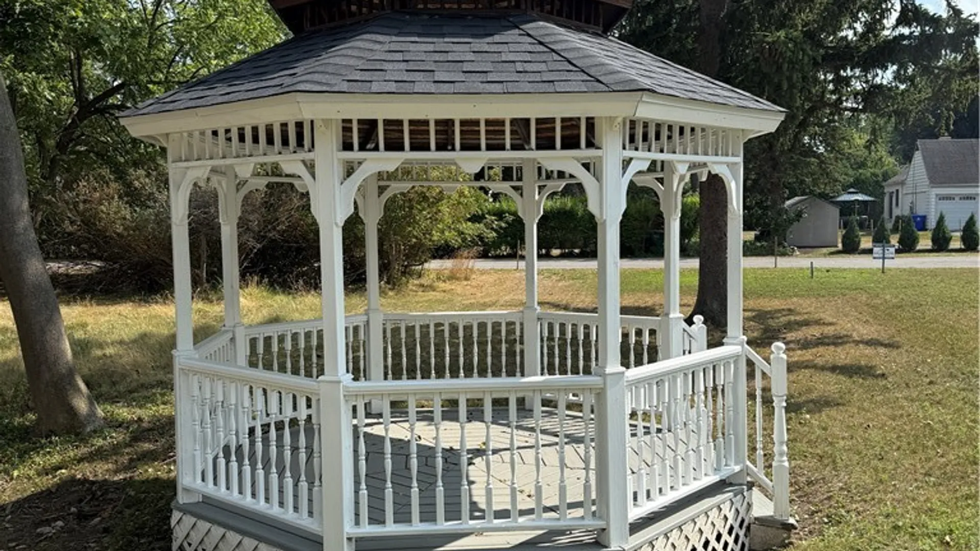 Property at 8550 Nottingham Terrace, Clarence, NY 14221 6