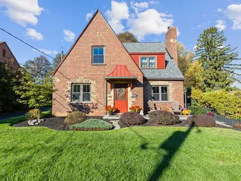Property at 207 Lansdowne Road, DeWitt, NY 13214