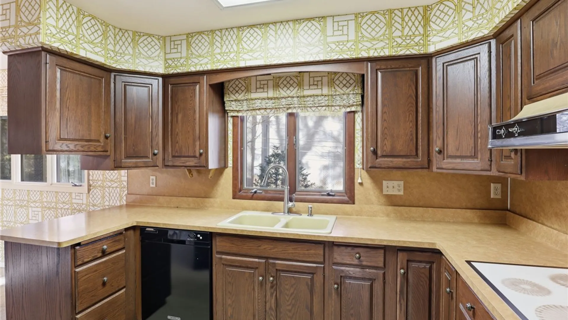 Property at 120 Oak Lane, Brighton, NY 14610 13