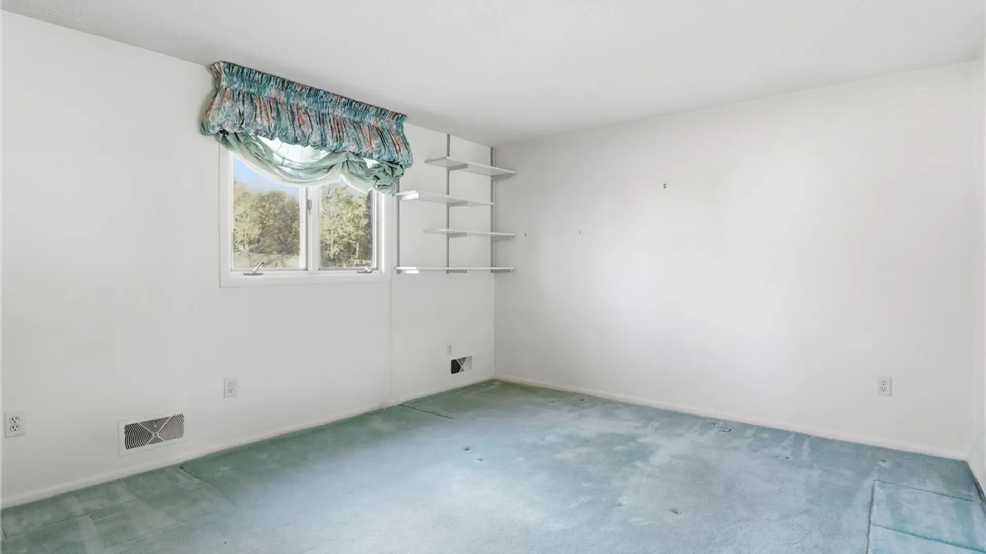 Property at 120 Oak Lane, Brighton, NY 14610 27