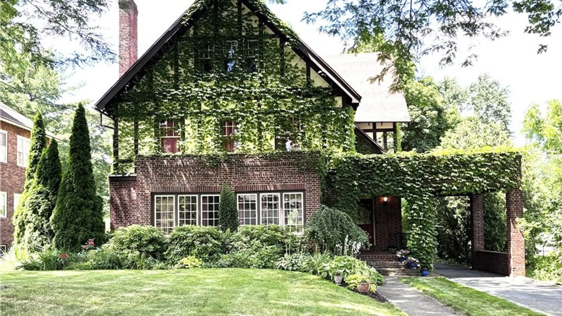 Property at 13 Brattle Road, Syracuse, NY 13203 2