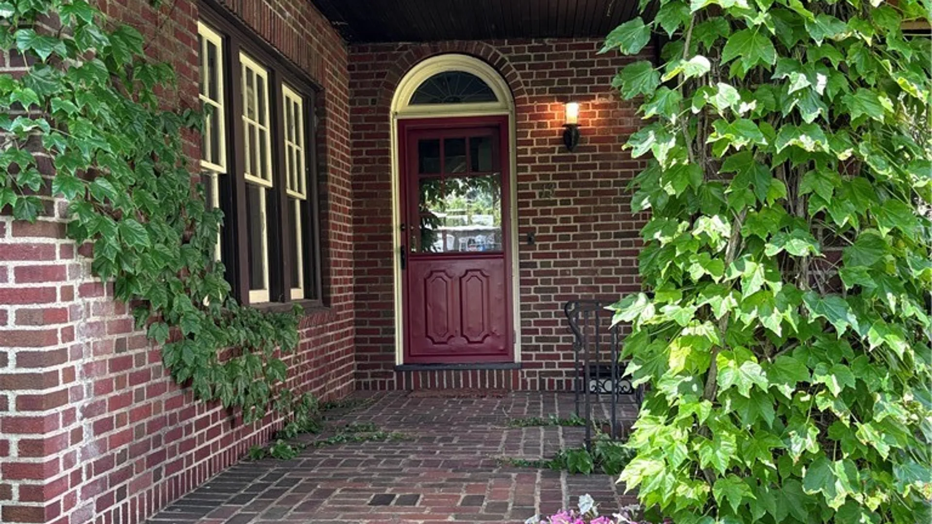 Property at 13 Brattle Road, Syracuse, NY 13203 3