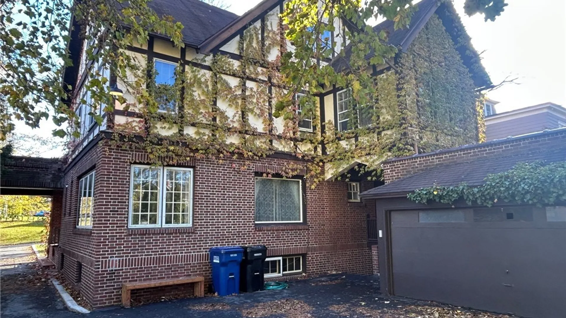 Property at 13 Brattle Road, Syracuse, NY 13203 41