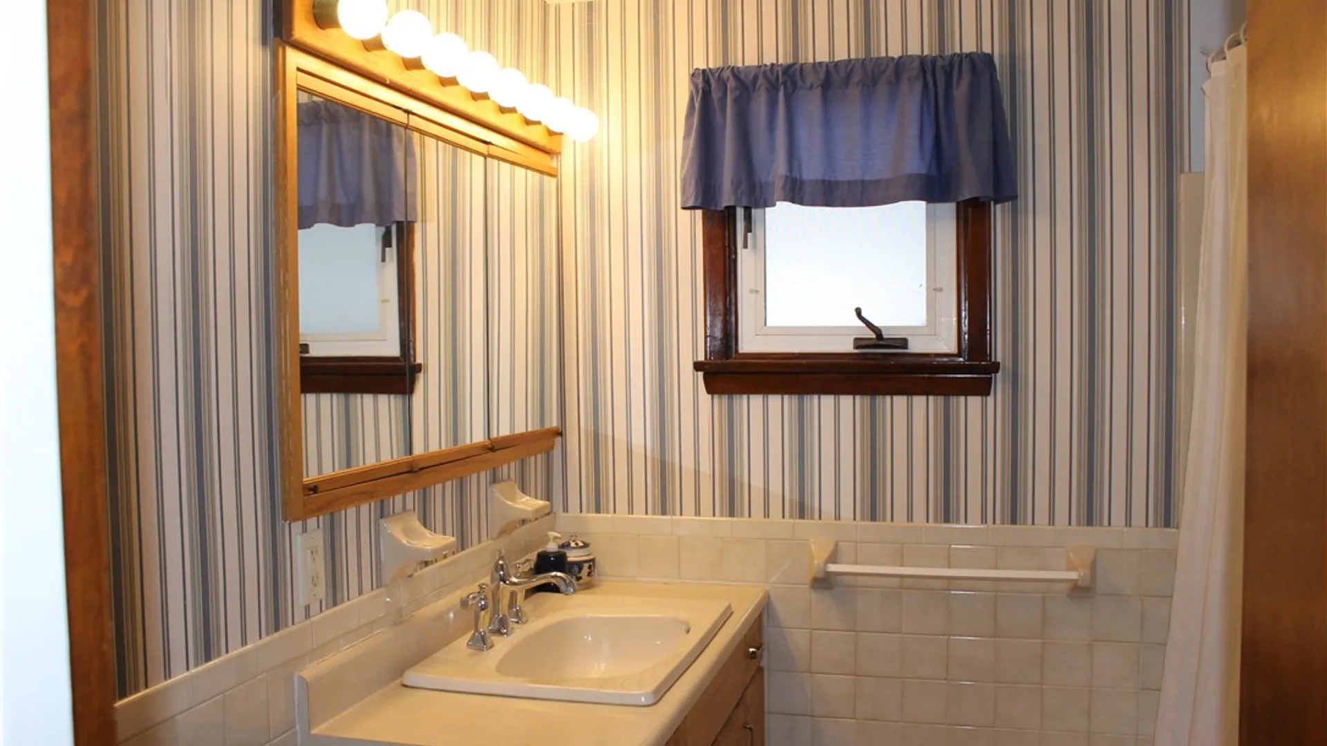 Property at 302 Linwood Avenue, Gaines, NY 14411 9