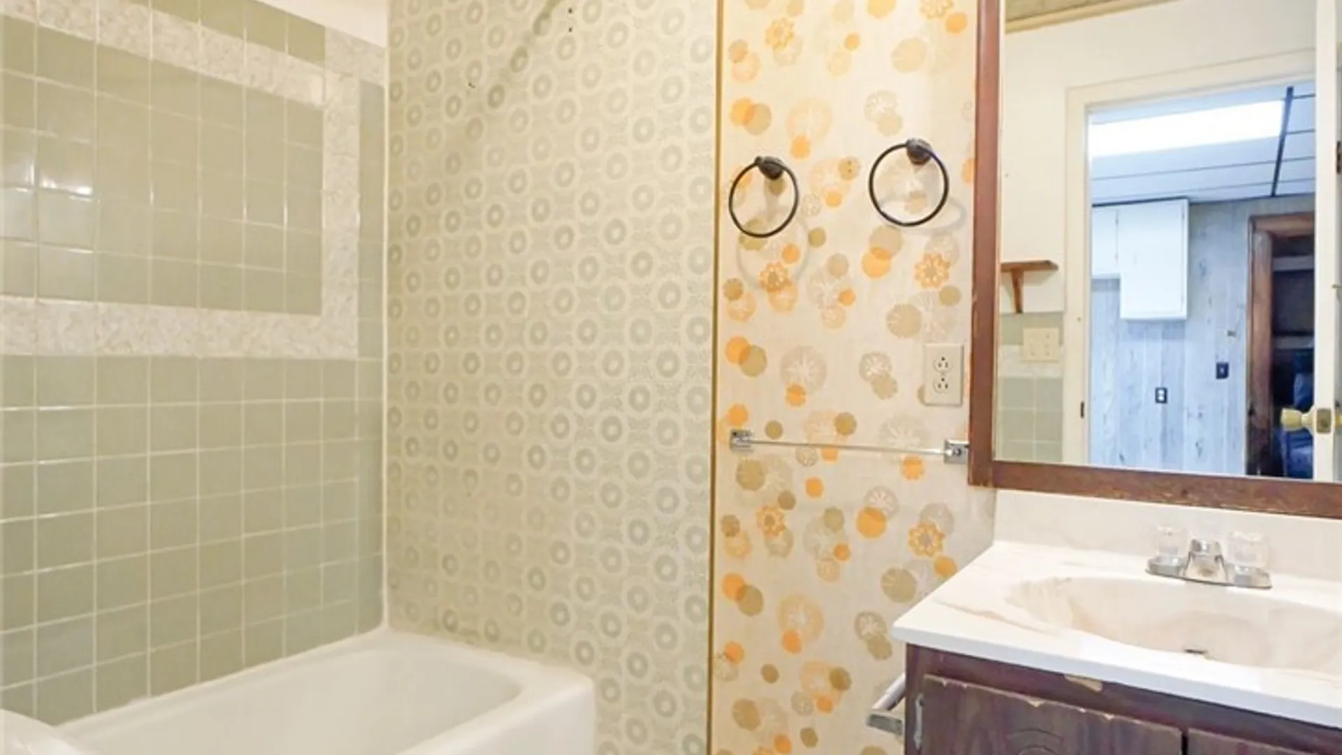 Property at 35 Colton Avenue, Lackawanna, NY 14218 13