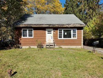 Property at 144 Oakdale Drive, Syracuse, NY 13207