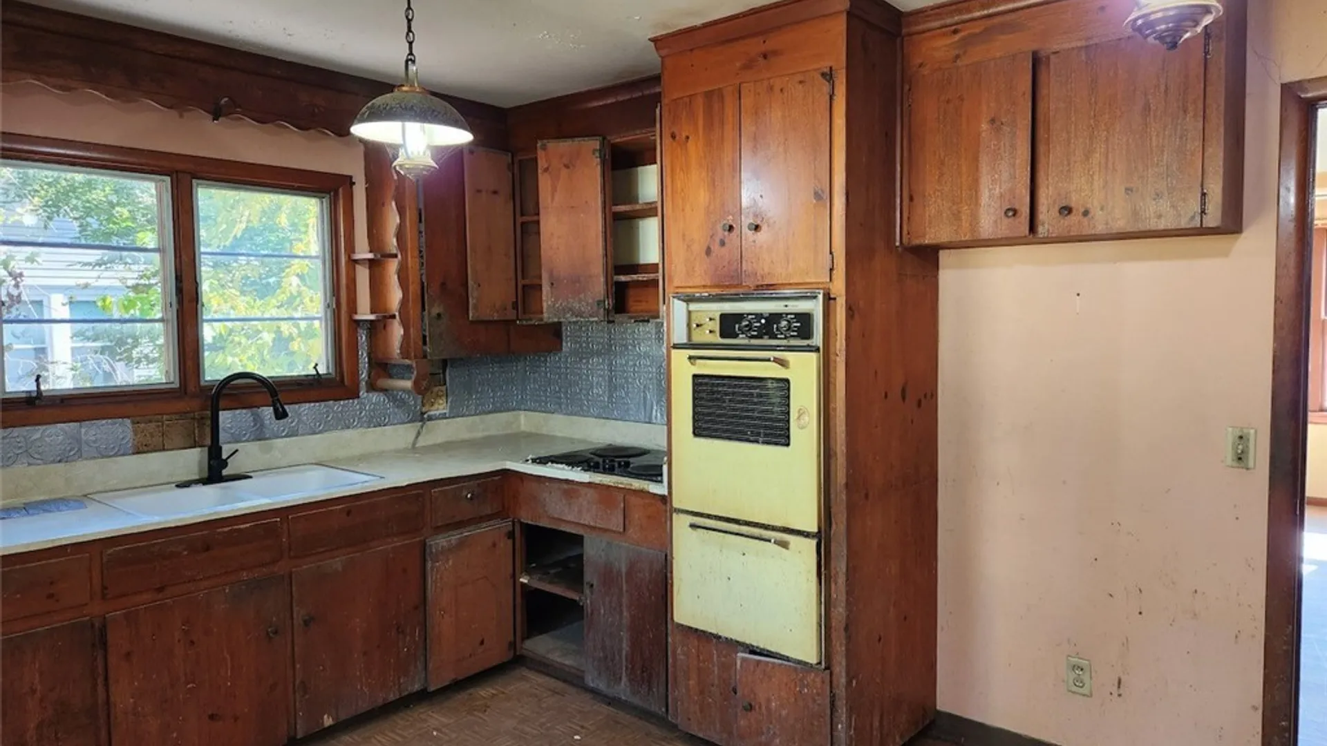 Property at 144 Oakdale Drive, Syracuse, NY 13207 3