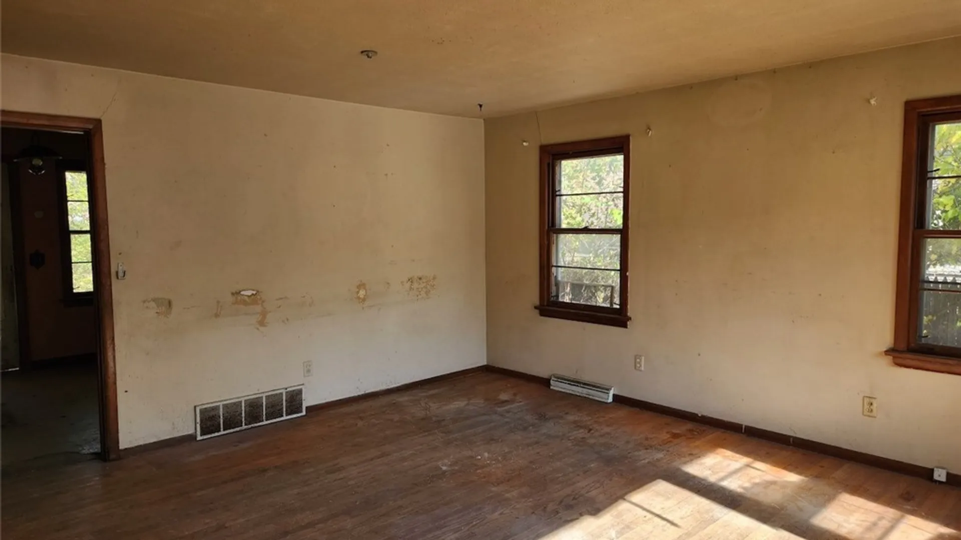 Property at 144 Oakdale Drive, Syracuse, NY 13207 5