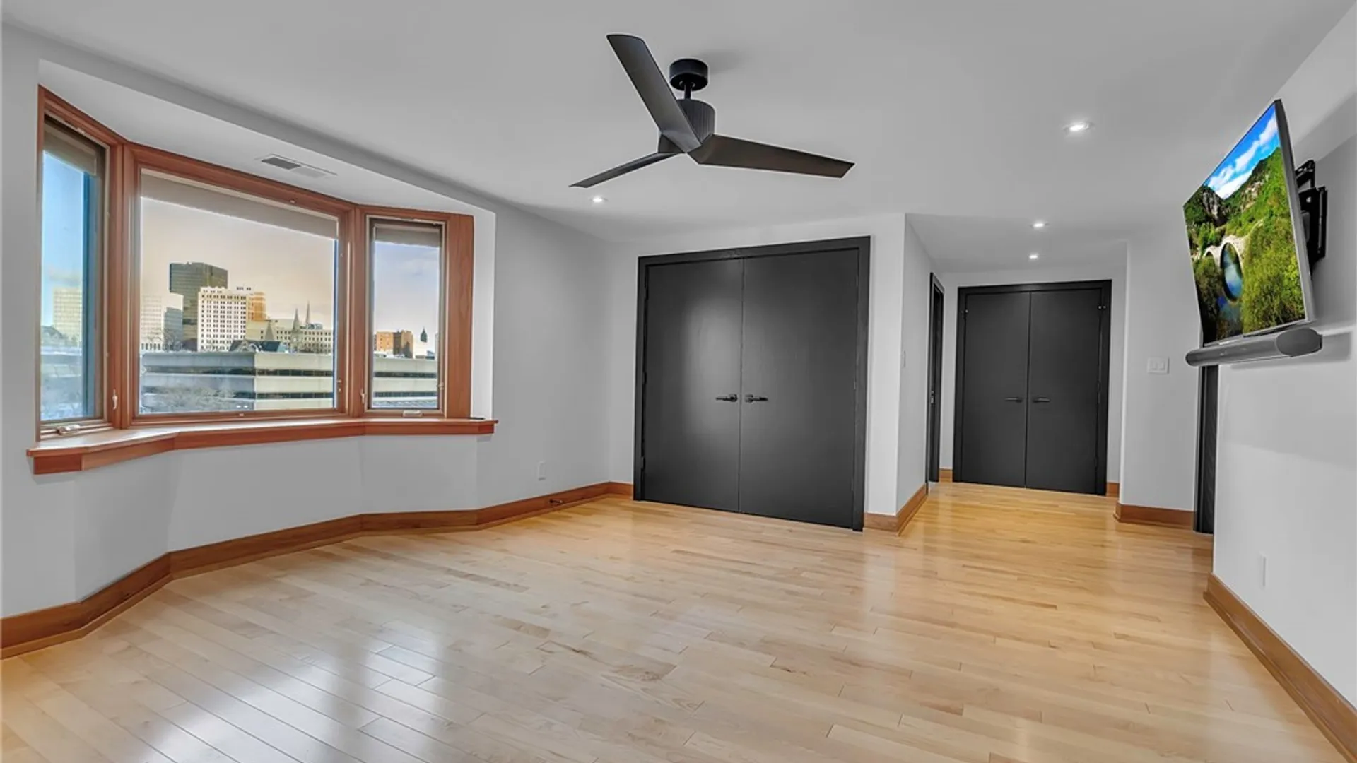 Property at 40 Waterfront Circle, Buffalo, NY 14202 13