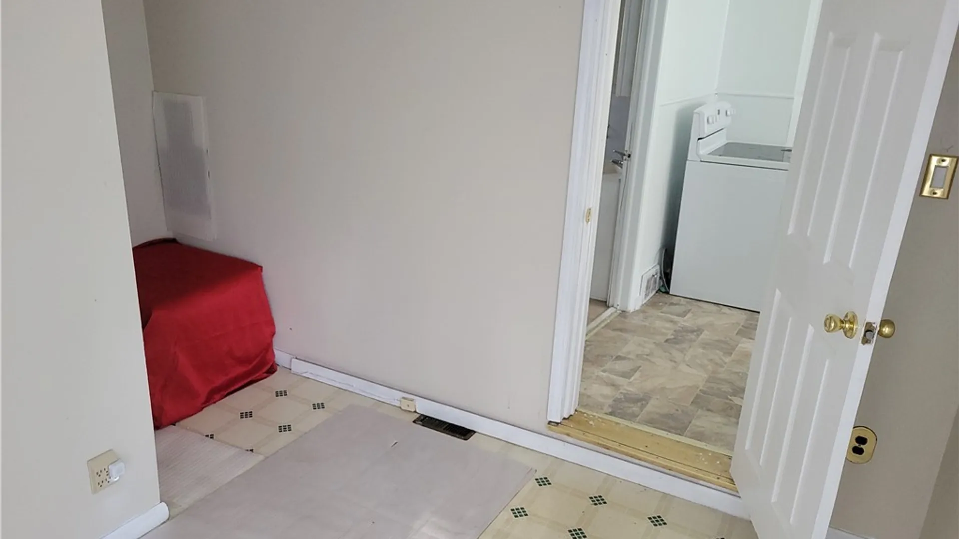 Property at 2711 Orleans Avenue, Niagara Falls, NY 14303 8