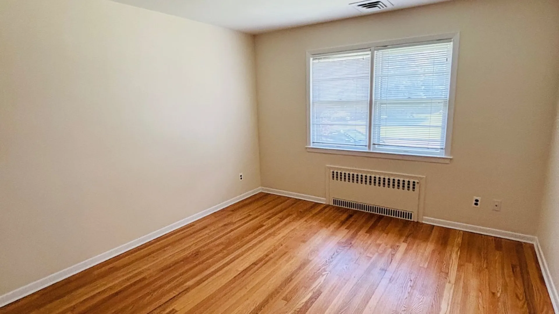 Property at 20 Union Av, Glen Head, NY 11545 7