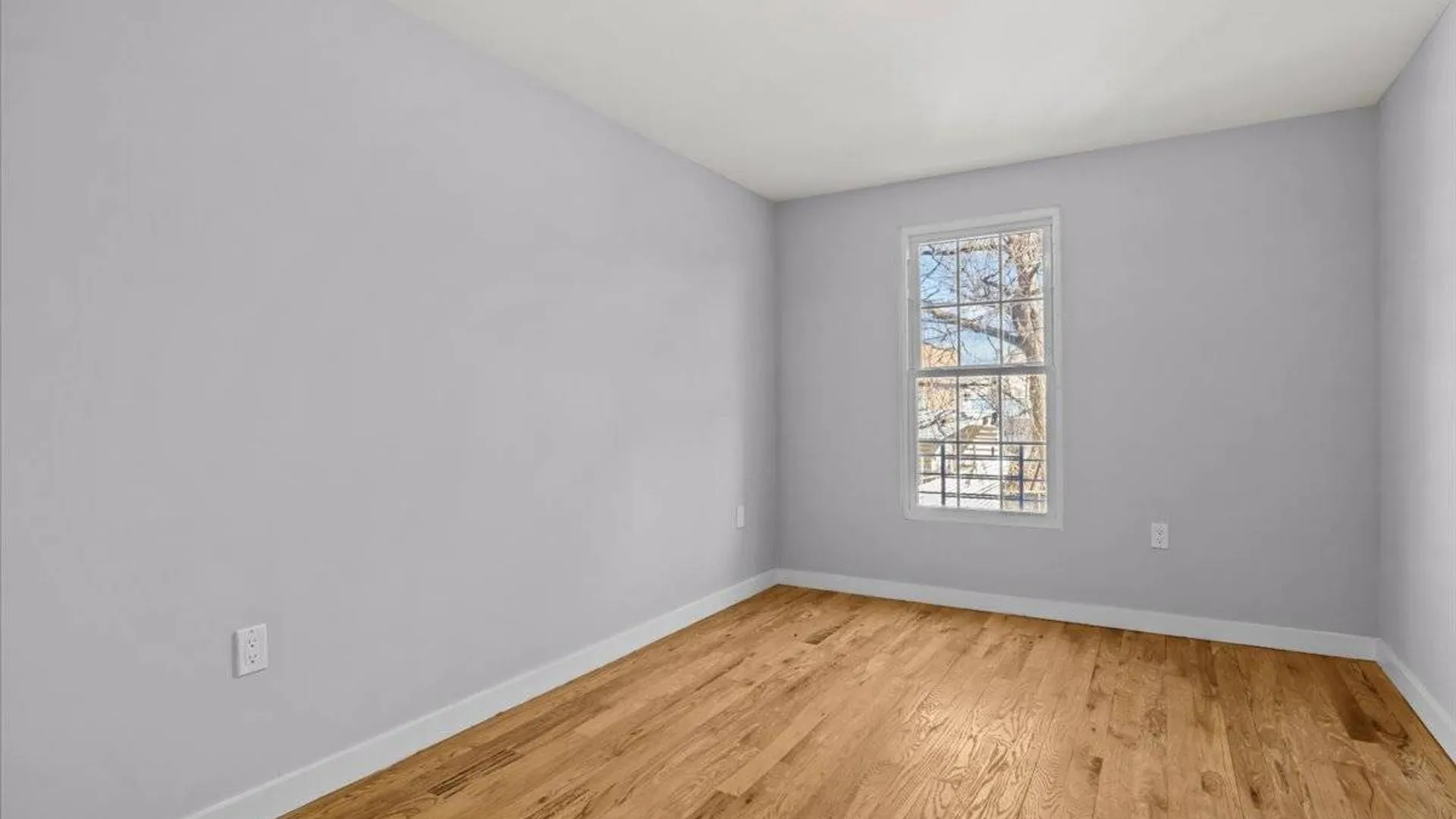 Property at 807 elsmere pl, bronx, NY 10460 11