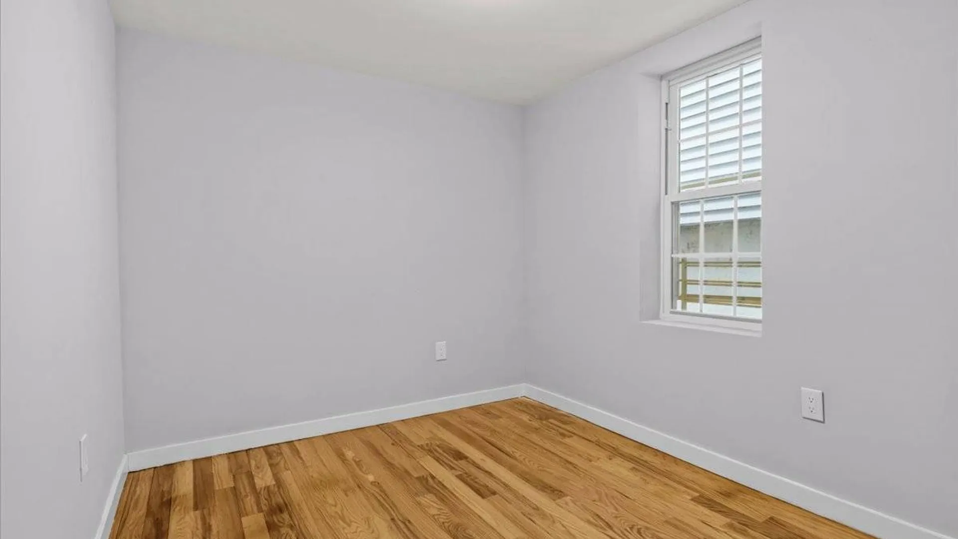 Property at 807 elsmere pl, bronx, NY 10460 12