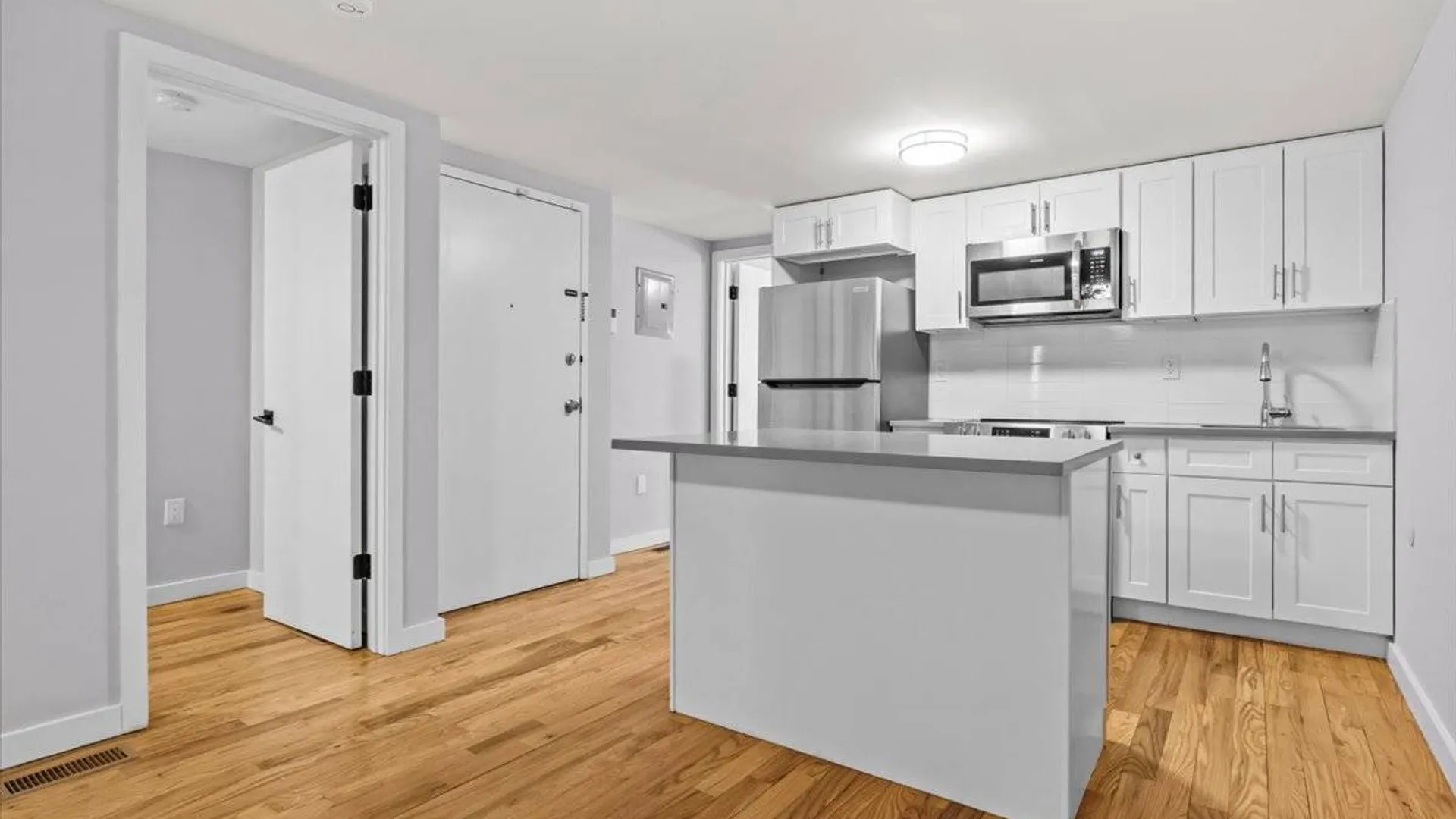 Property at 807 elsmere pl, bronx, NY 10460 2
