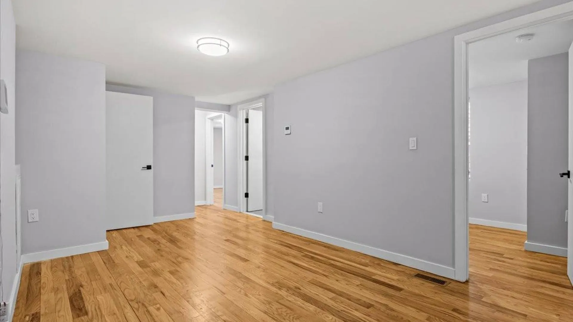 Property at 807 elsmere pl, bronx, NY 10460 8