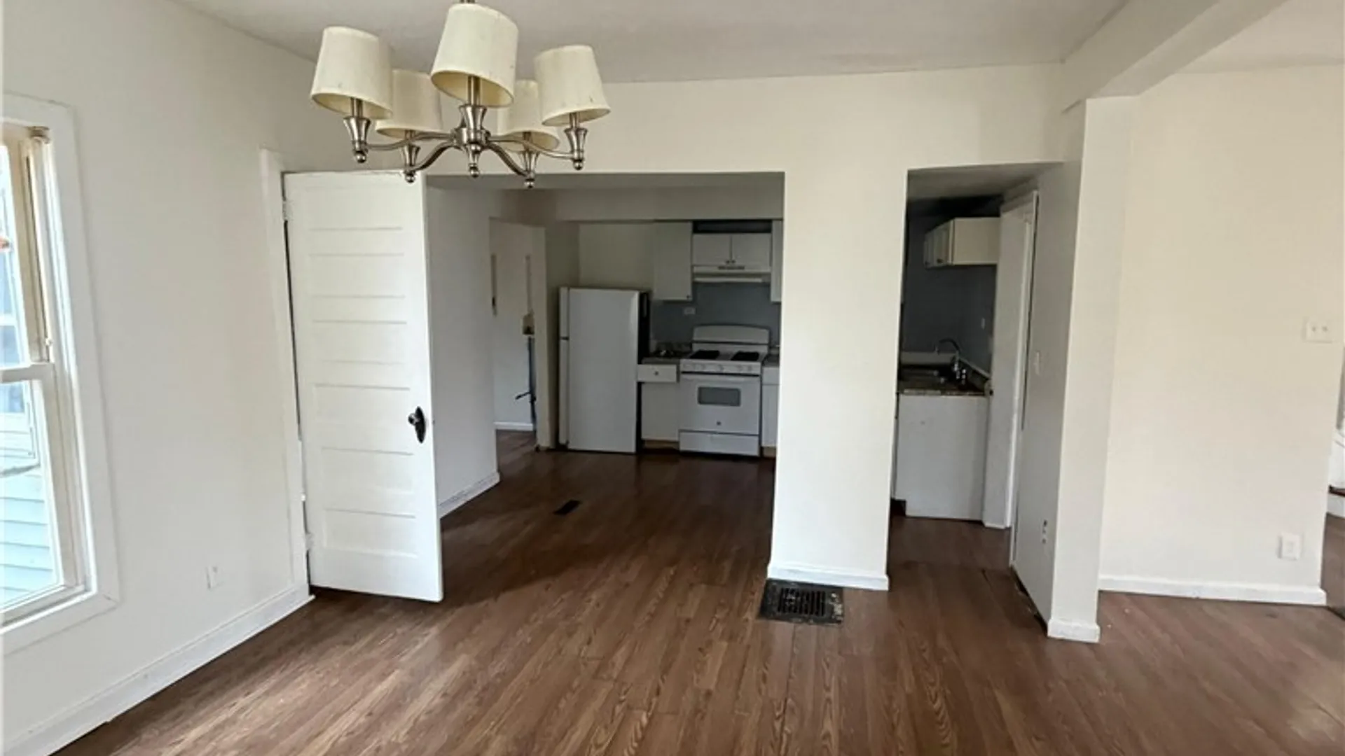 Property at 109 Parkside Avenue, Syracuse, NY 13207 5
