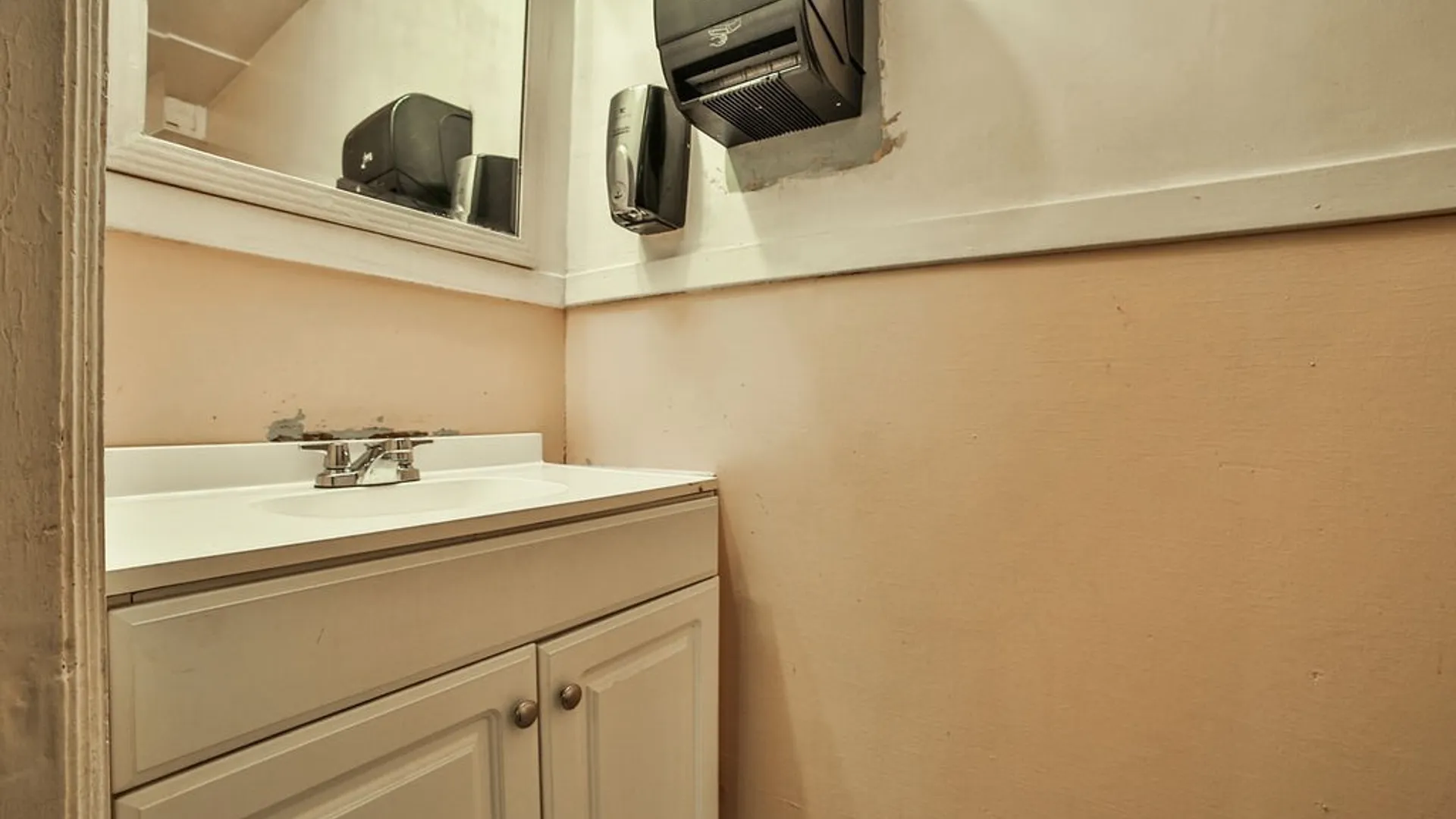 Property at 547 Tonawanda Street, Buffalo, NY 14207 24