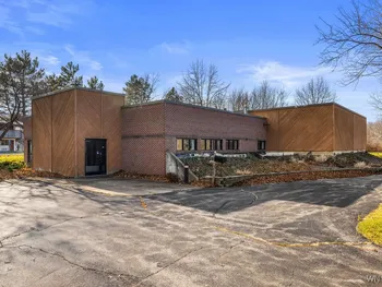 3633 Commerce Place, Hamburg, NY 14075