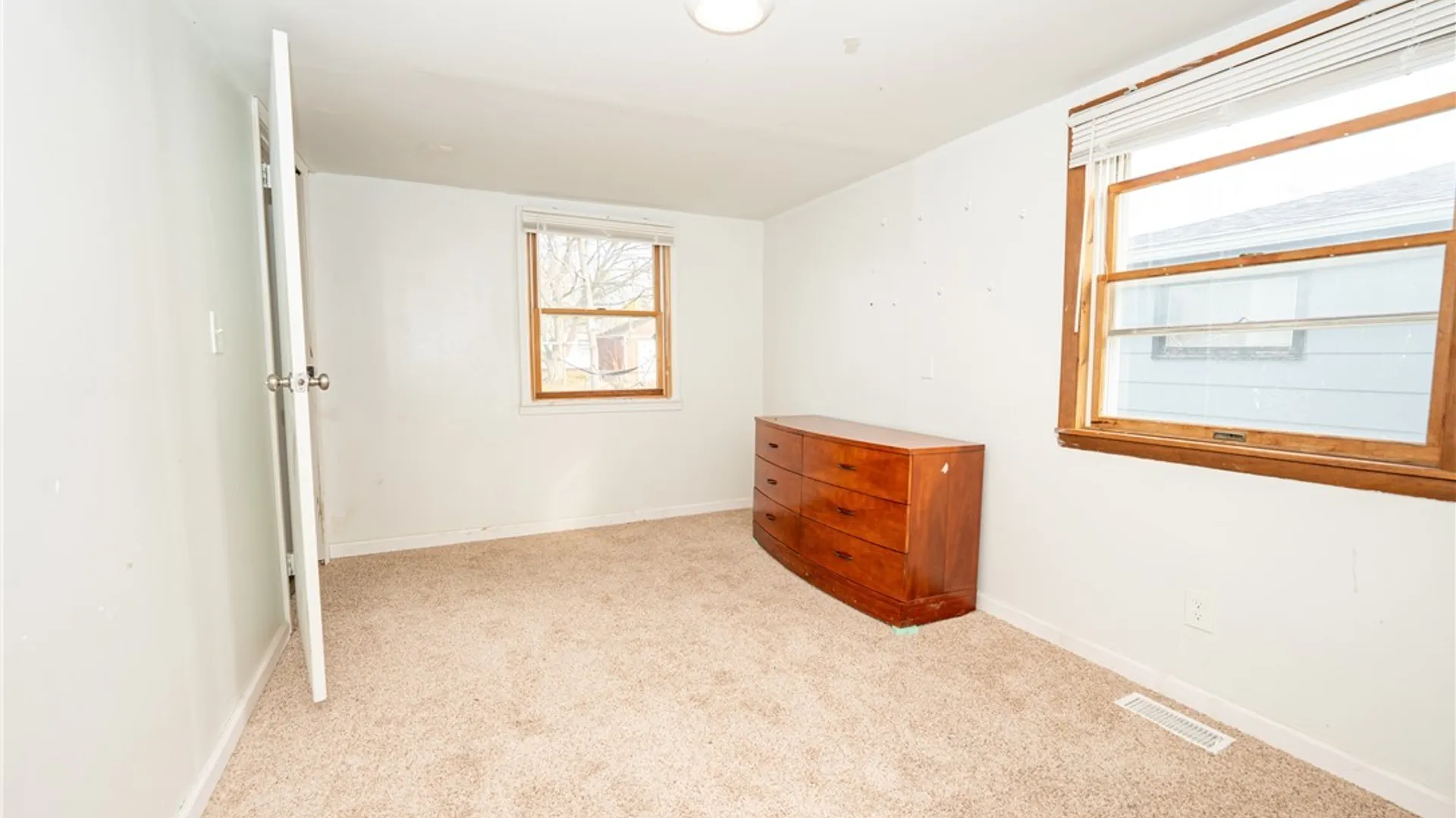 Property at 2128 Jerauld Avenue, Niagara Falls, NY 14305 17