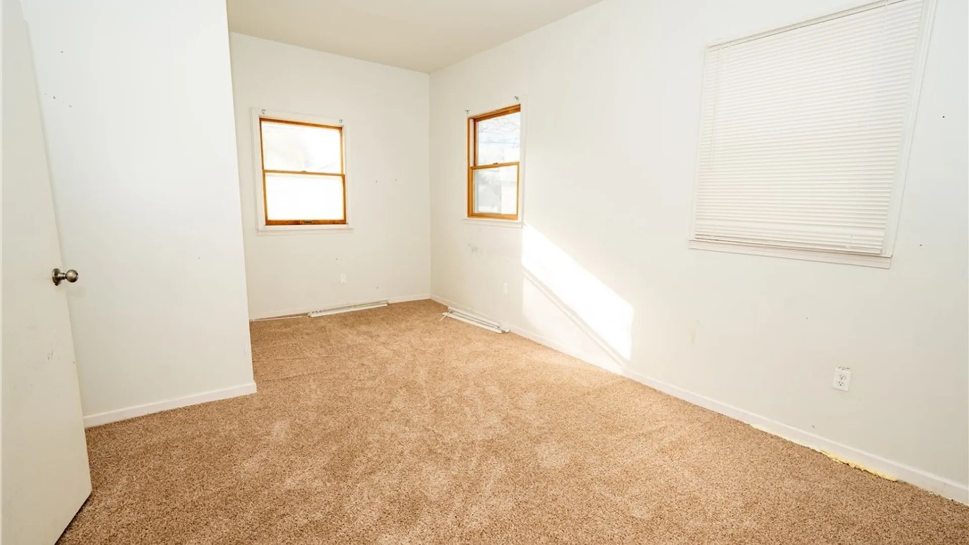 Property at 2128 Jerauld Avenue, Niagara Falls, NY 14305 9