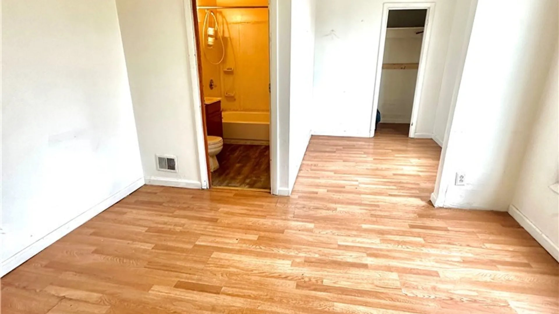 Property at 901-907 Albany Street, Utica, NY 13501 32