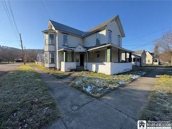 13 Greenwood Street, Andover, NY 14806