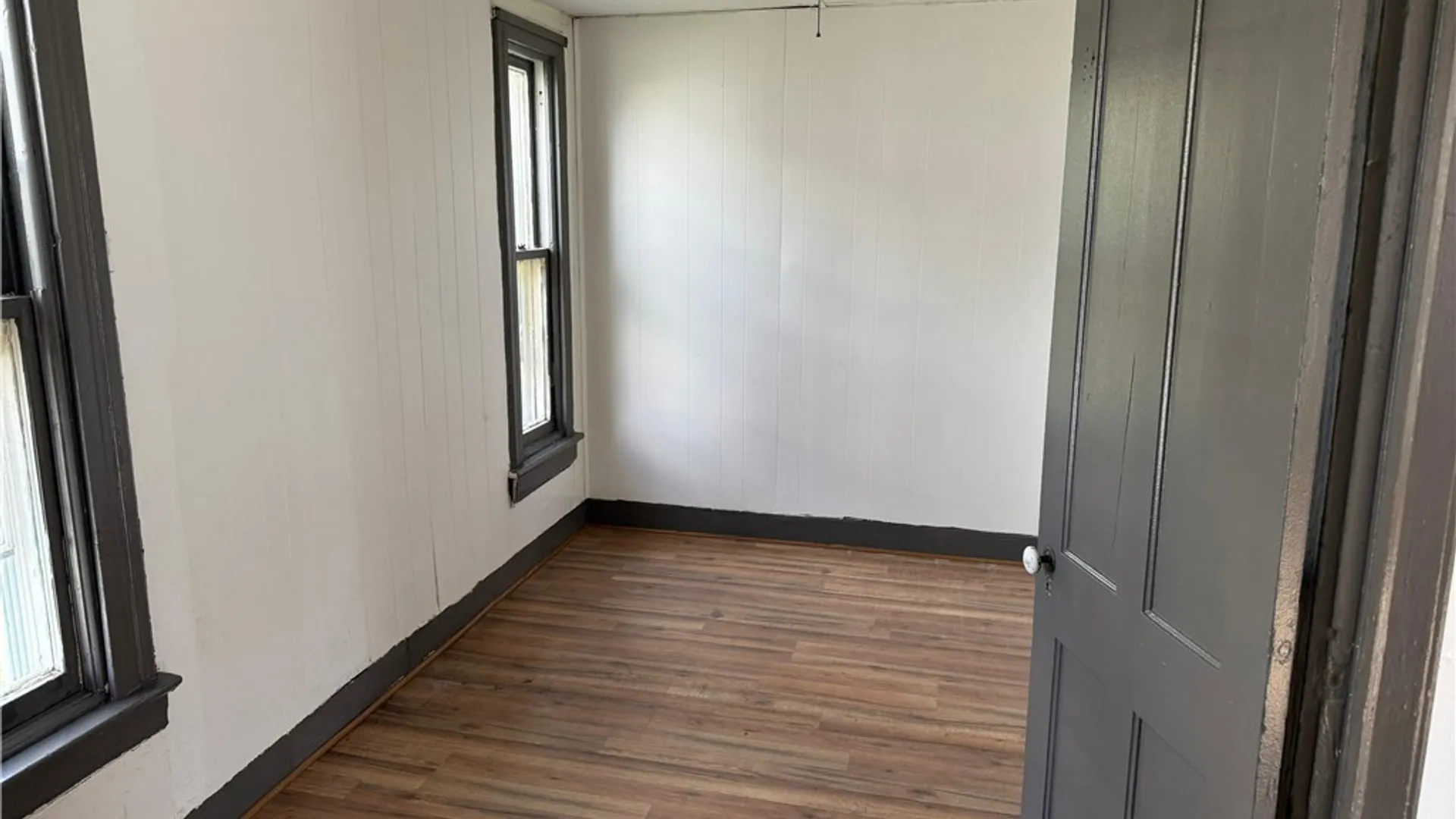 Property at 31 Earl Place, Buffalo, NY 14211 18