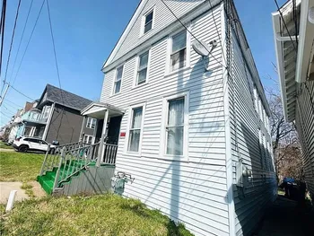 31 Earl Place, Buffalo, NY 14211
