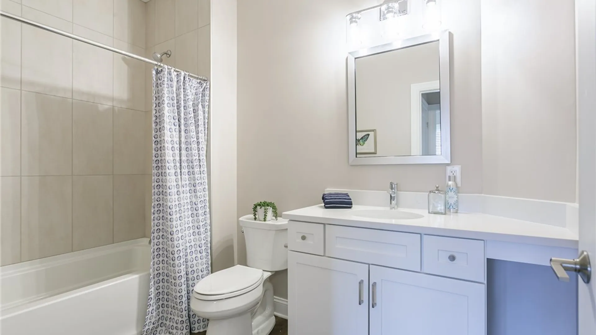 Property at 243 Bretlyn Circle, Brighton, NY 14618 17