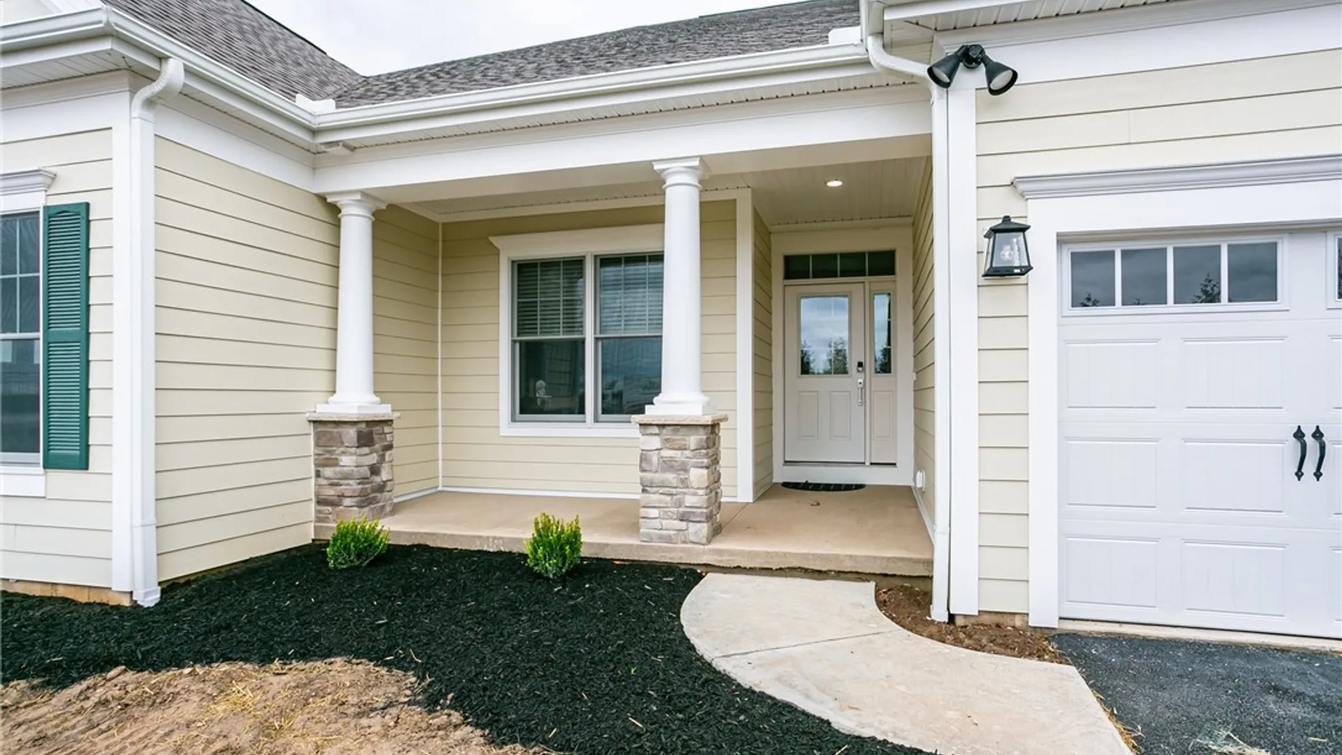 Property at 243 Bretlyn Circle, Brighton, NY 14618 2