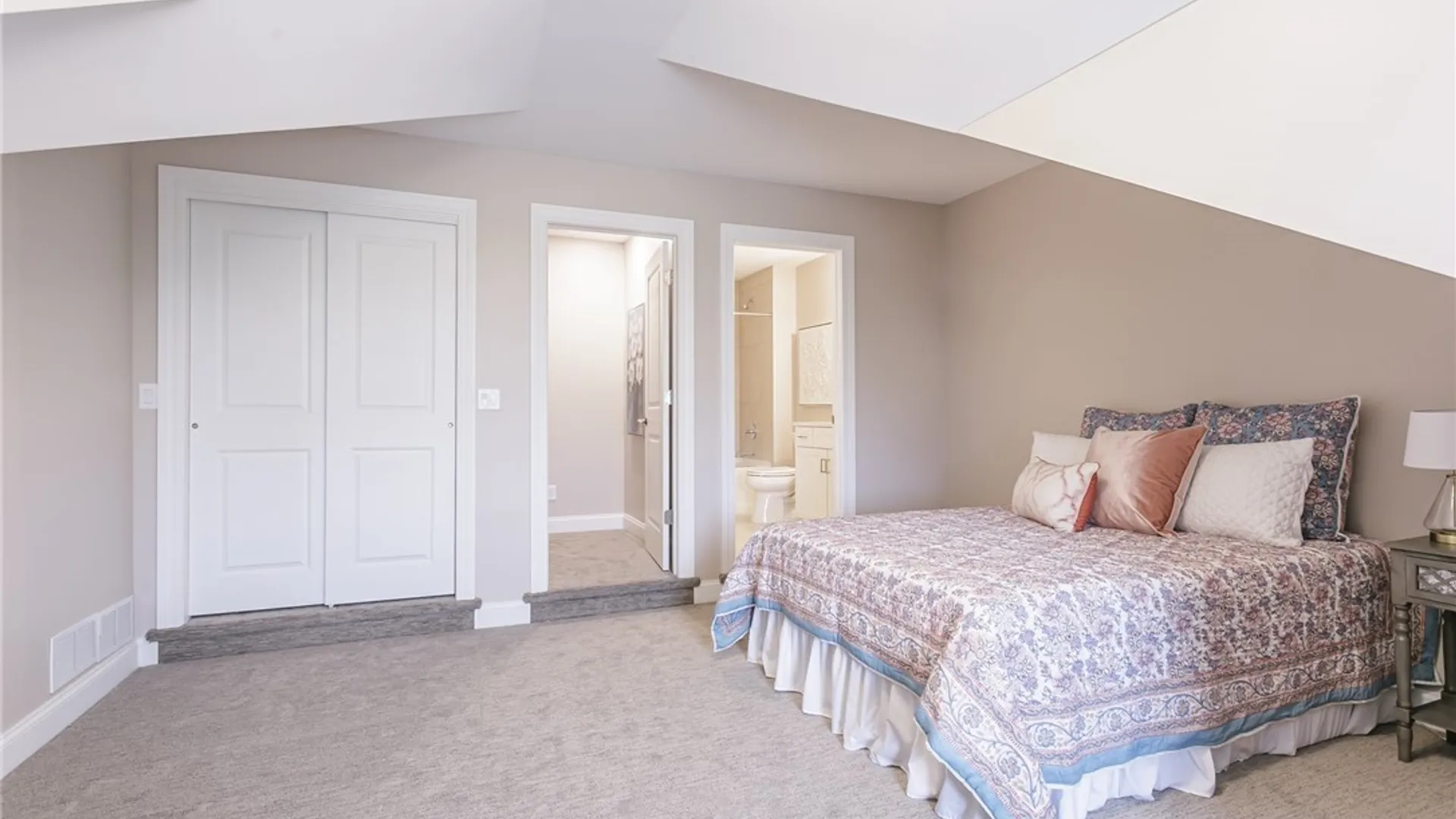 Property at 243 Bretlyn Circle, Brighton, NY 14618 21