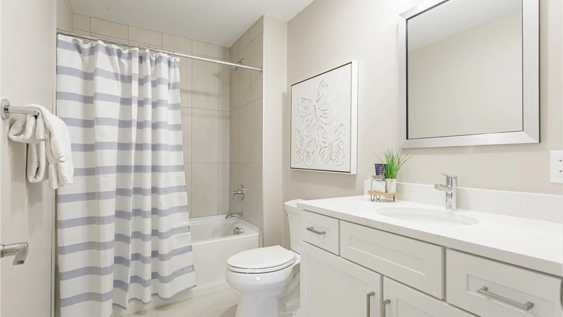 Property at 243 Bretlyn Circle, Brighton, NY 14618 22