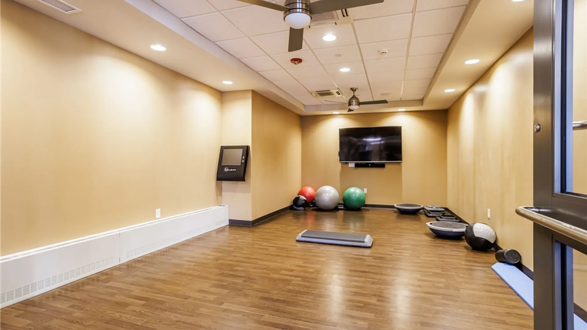 Property at 243 Bretlyn Circle, Brighton, NY 14618 36