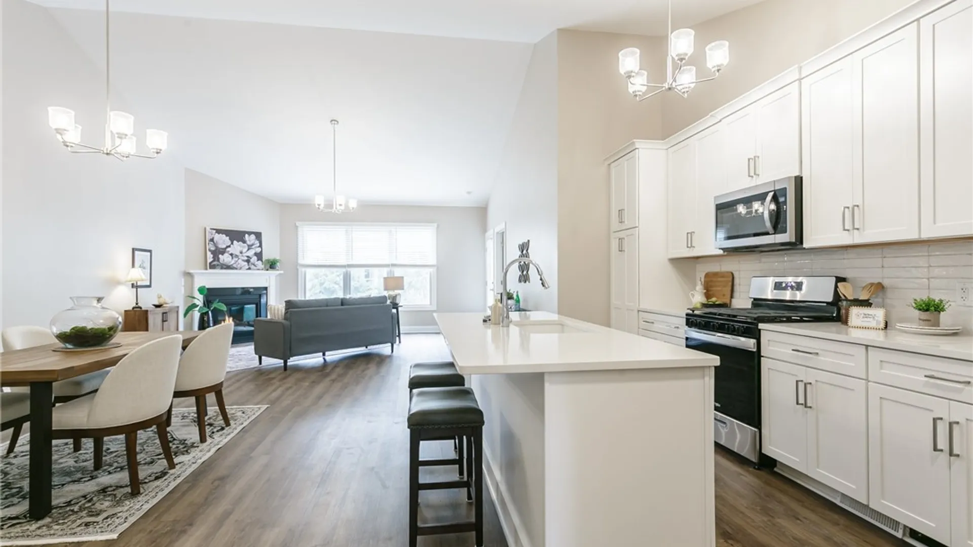 Property at 243 Bretlyn Circle, Brighton, NY 14618 6