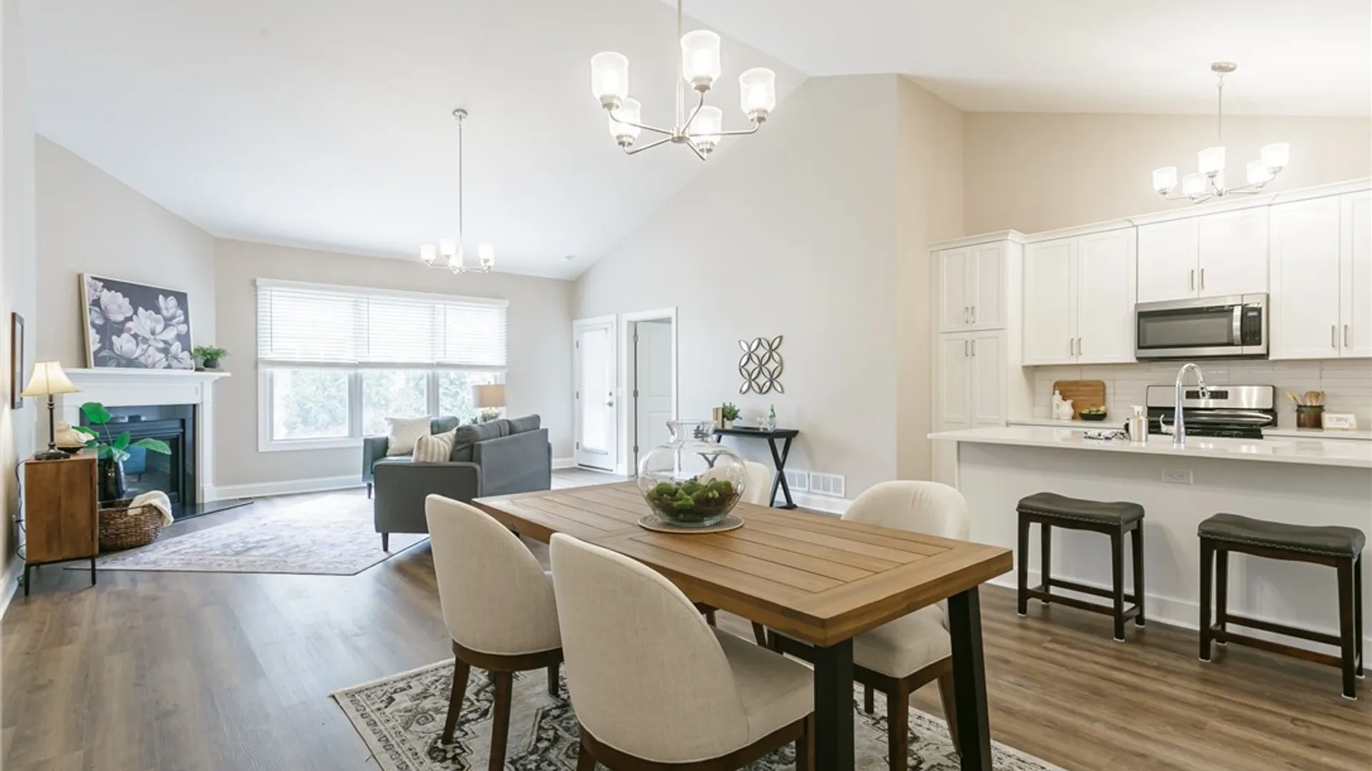 Property at 243 Bretlyn Circle, Brighton, NY 14618 7