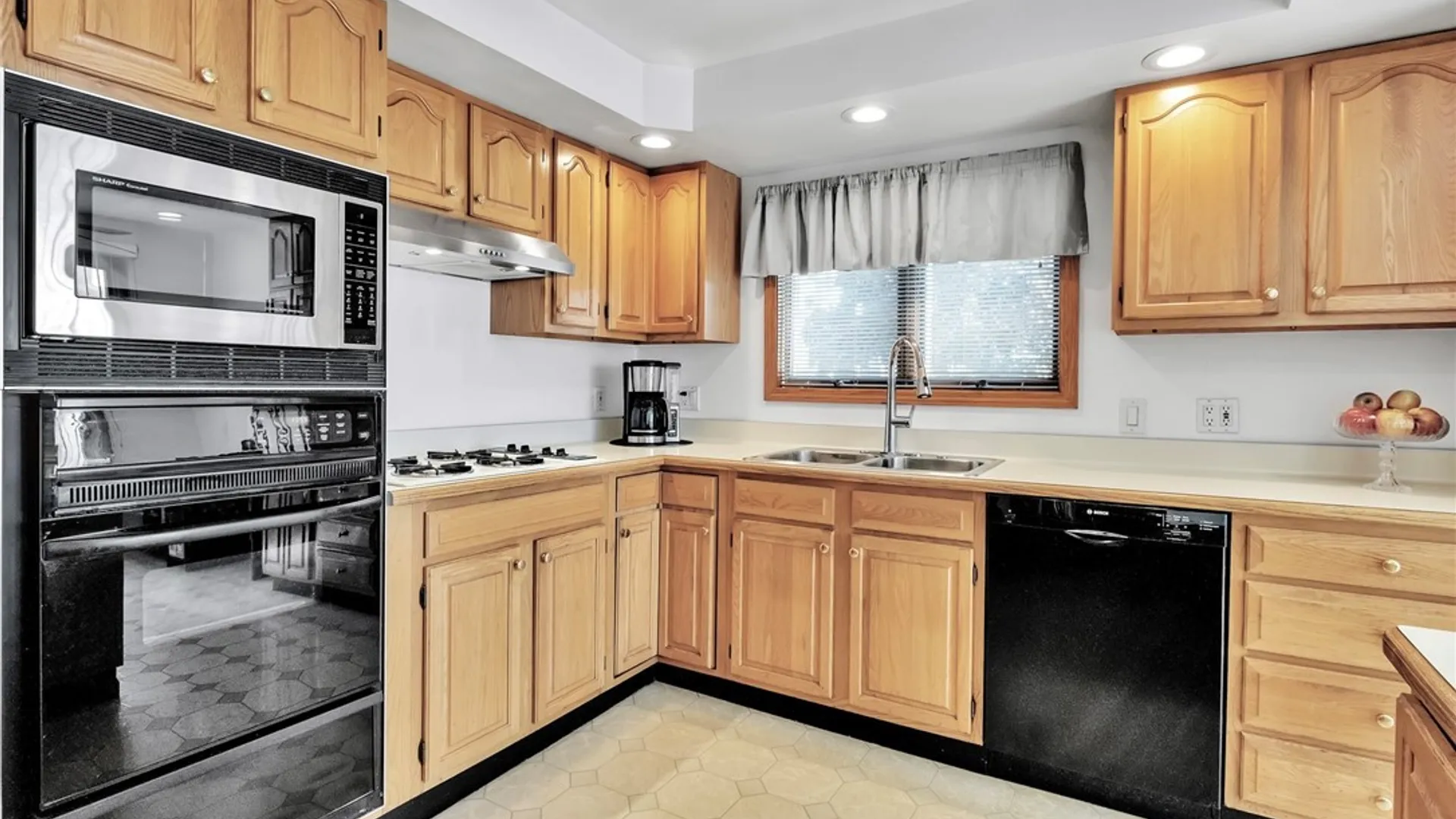 Property at 3976 Southwestern Boulevard, Orchard Park, NY 14127 13