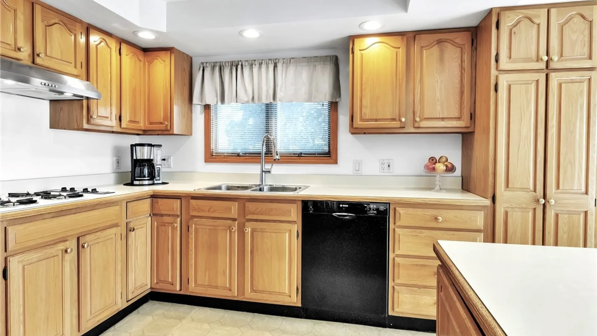 Property at 3976 Southwestern Boulevard, Orchard Park, NY 14127 16