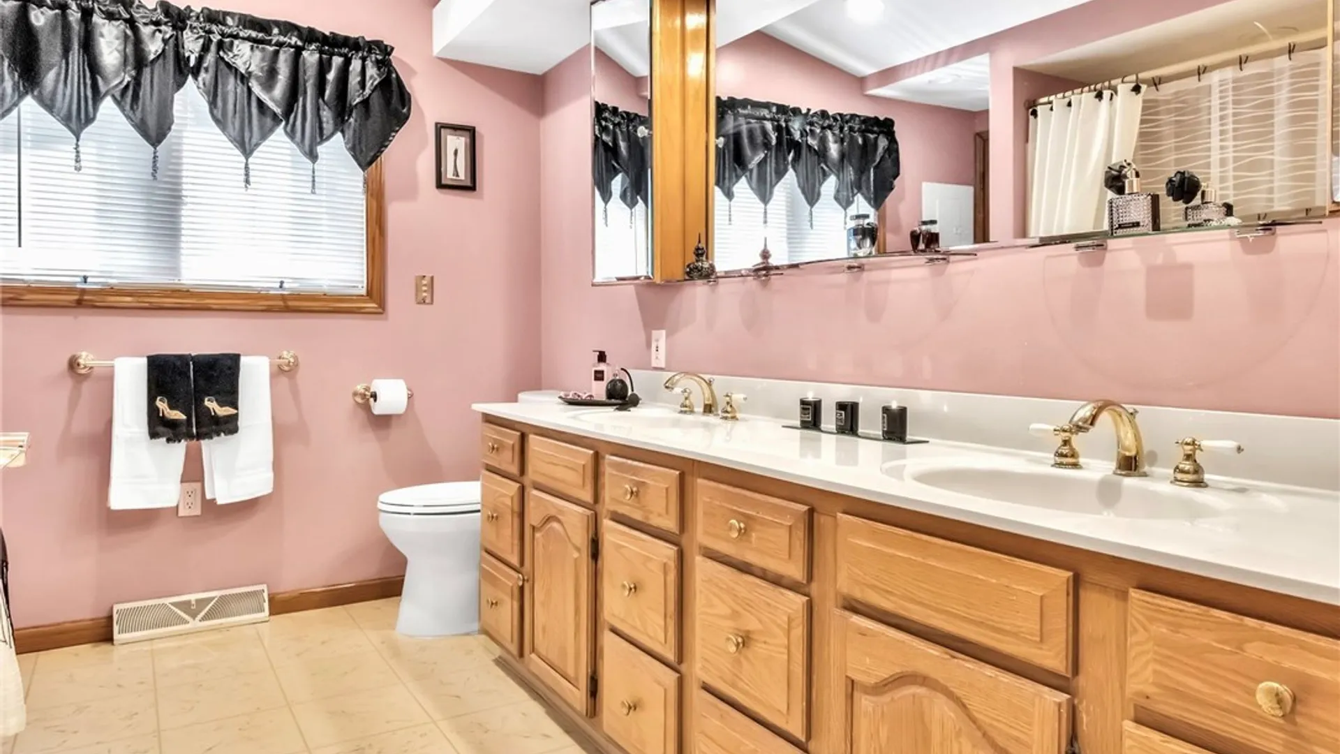 Property at 3976 Southwestern Boulevard, Orchard Park, NY 14127 25