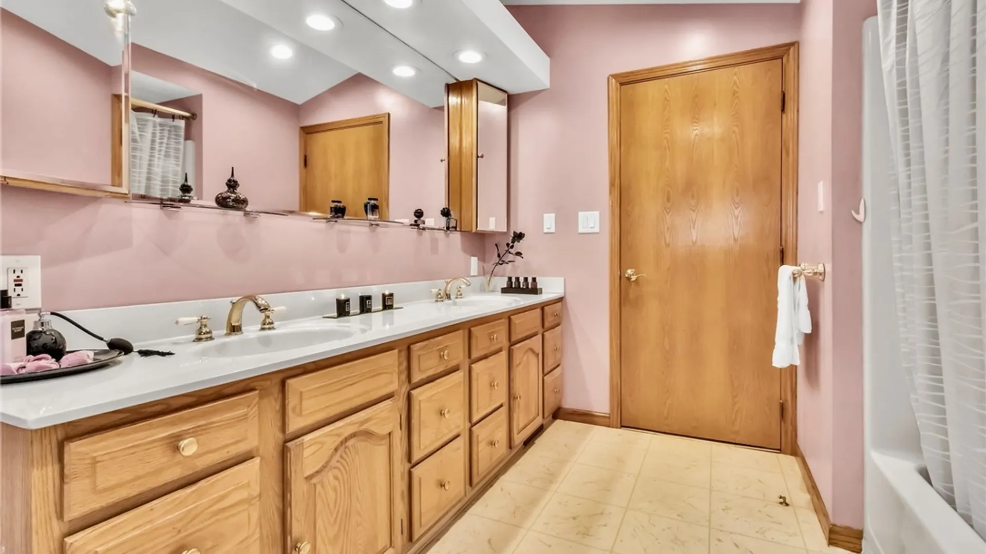 Property at 3976 Southwestern Boulevard, Orchard Park, NY 14127 26