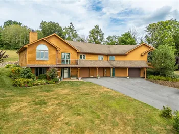 Property at 4 Old Meadow Court, Livonia, NY 14487