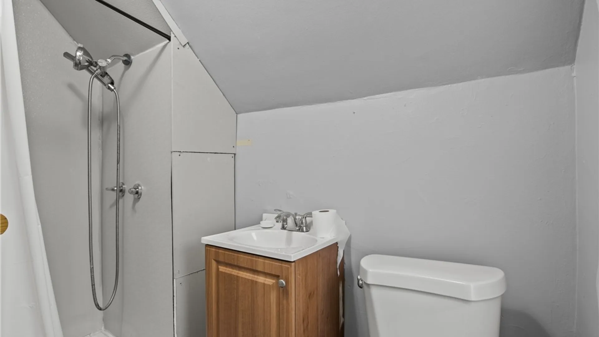 Property at 1810 Niagara Street, Niagara Falls, NY 14303 22