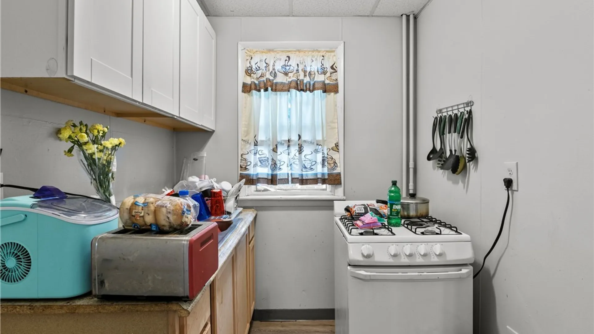 Property at 1810 Niagara Street, Niagara Falls, NY 14303 26