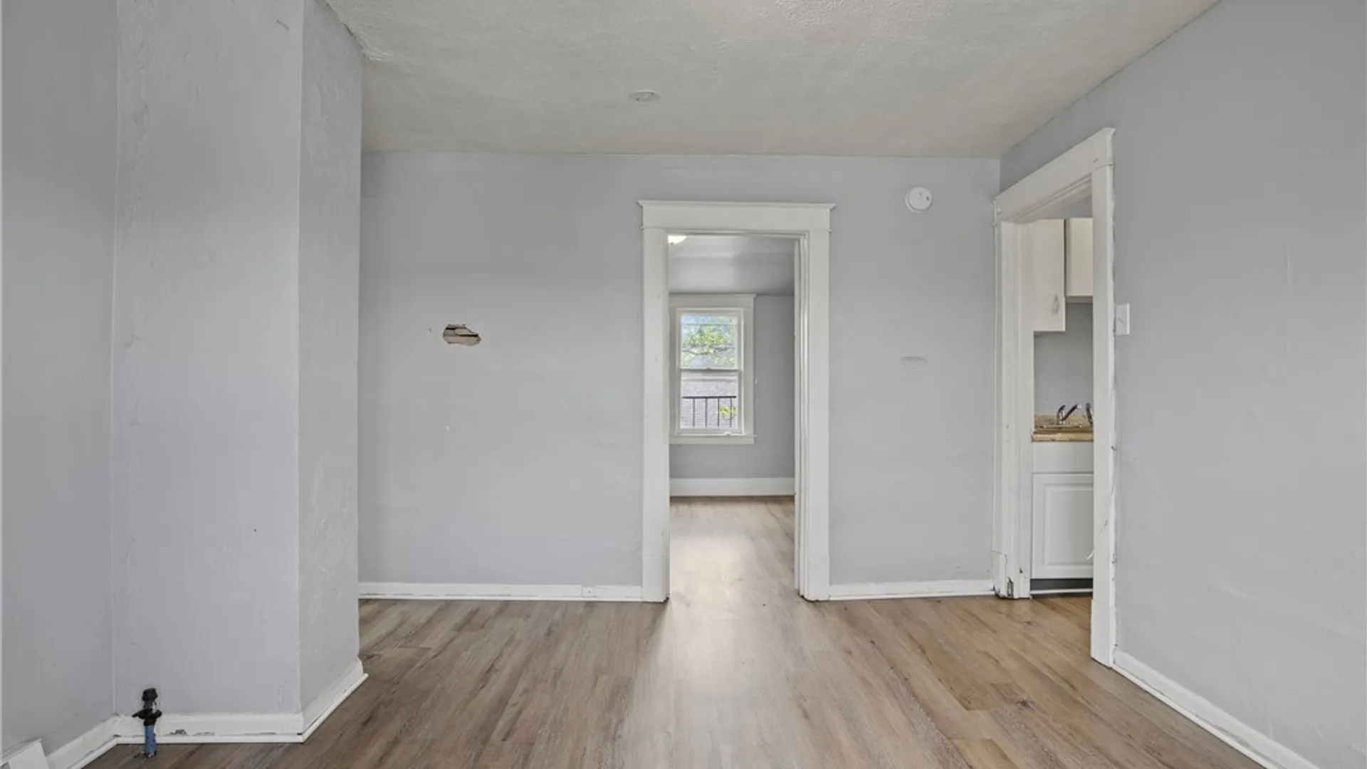 Property at 1810 Niagara Street, Niagara Falls, NY 14303 4