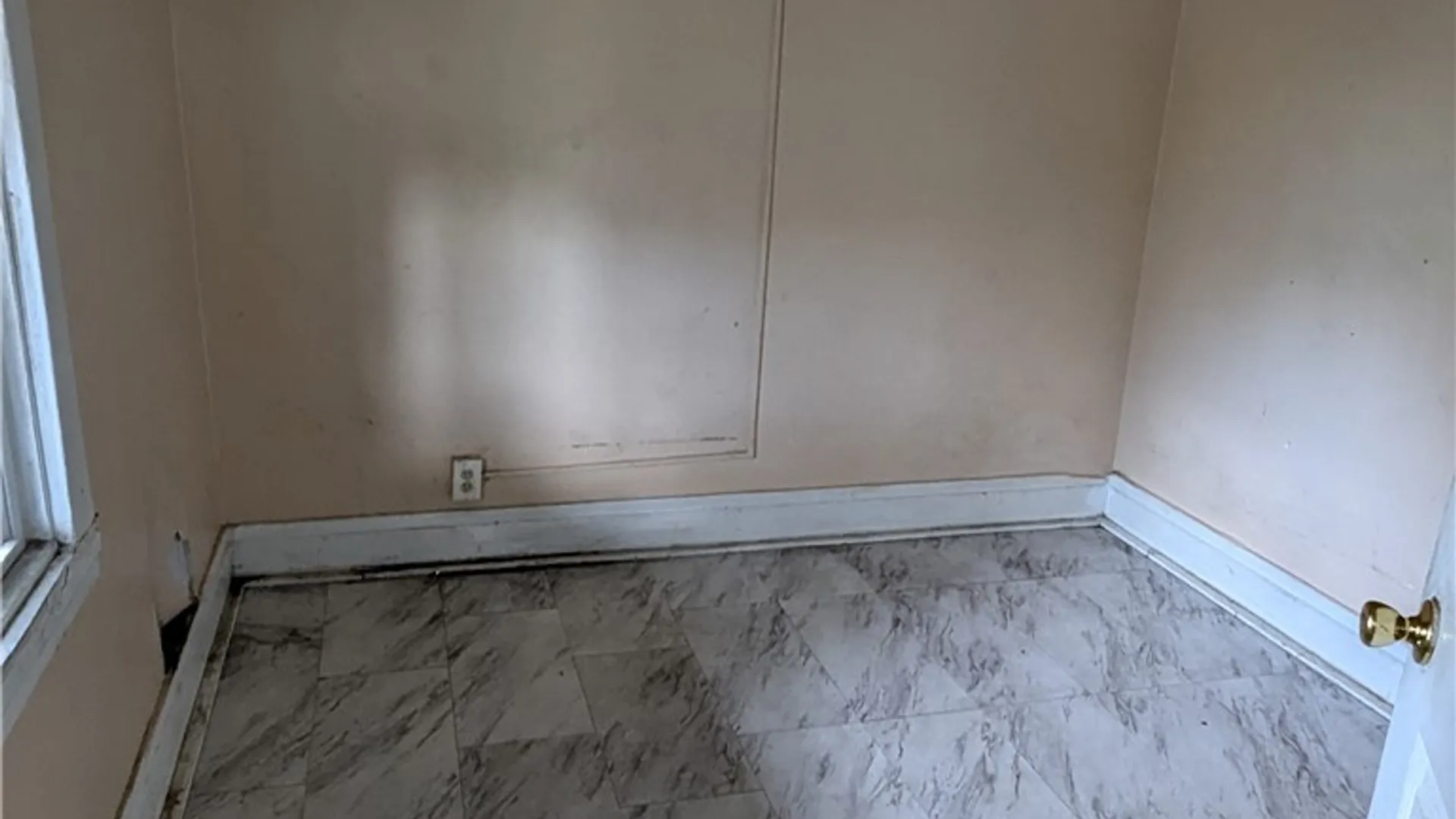 Property at 1706 Niagara Street, Niagara Falls, NY 14303 3