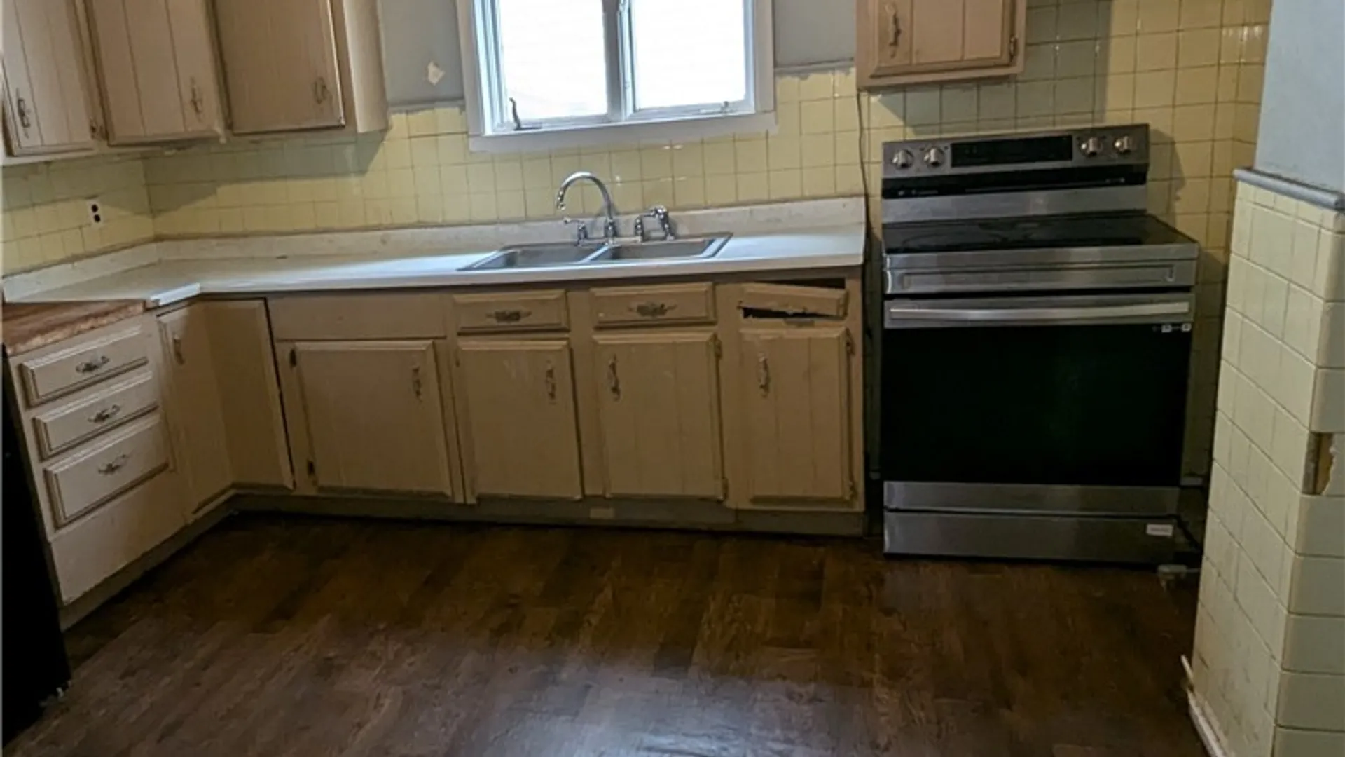 Property at 1706 Niagara Street, Niagara Falls, NY 14303 5