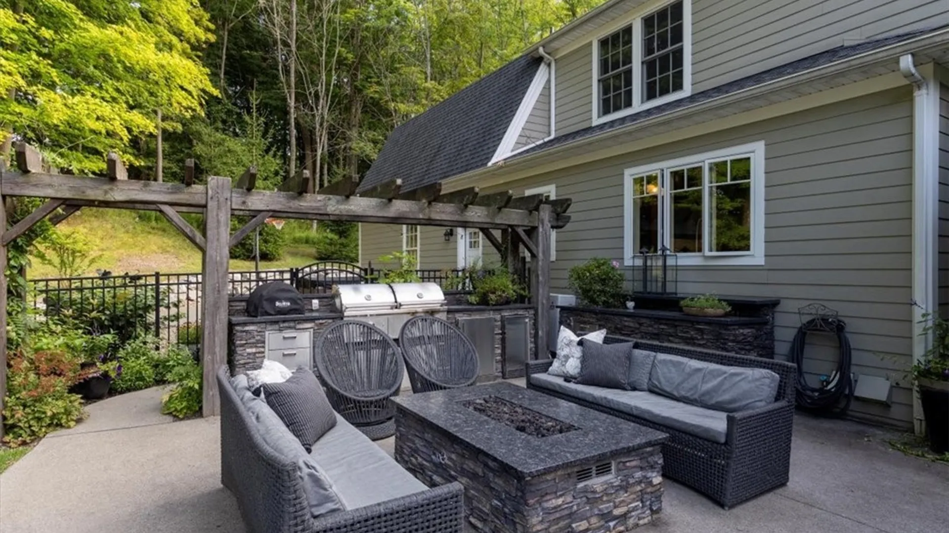 Property at 21 Creekview Ct, Aurora, NY 14052 33