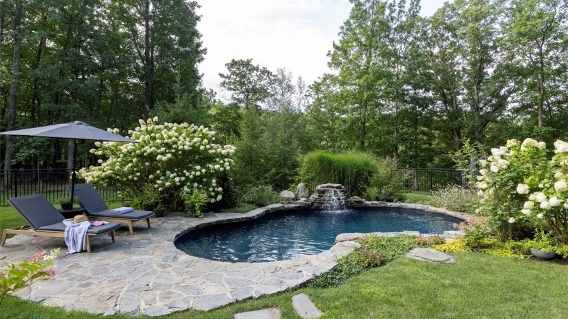 Property at 21 Creekview Ct, Aurora, NY 14052 34