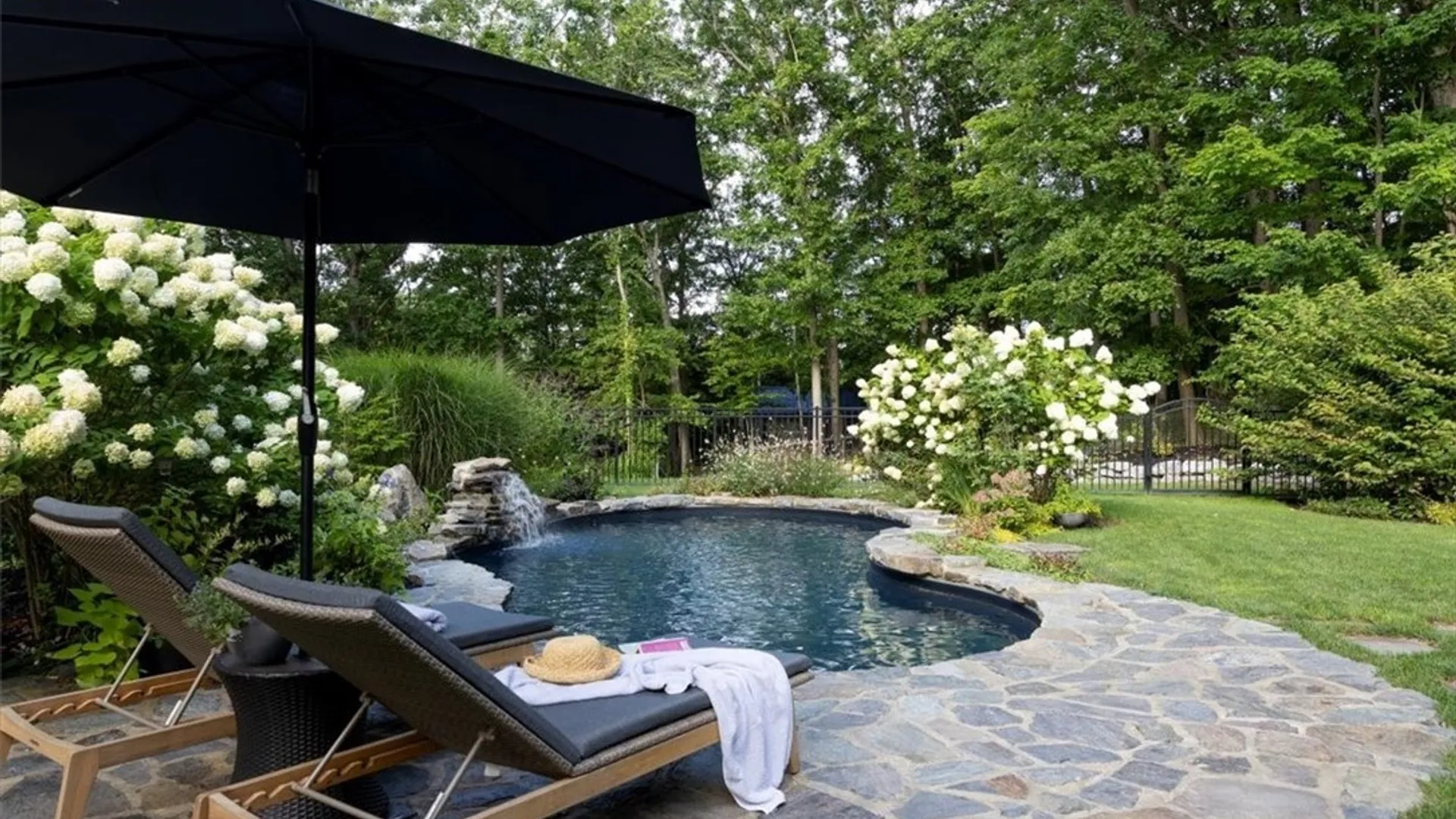 Property at 21 Creekview Ct, Aurora, NY 14052 36