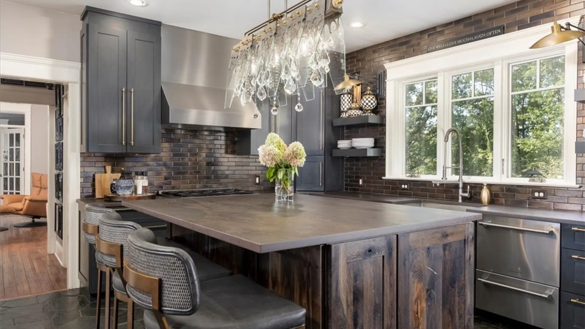 Property at 21 Creekview Ct, Aurora, NY 14052 9